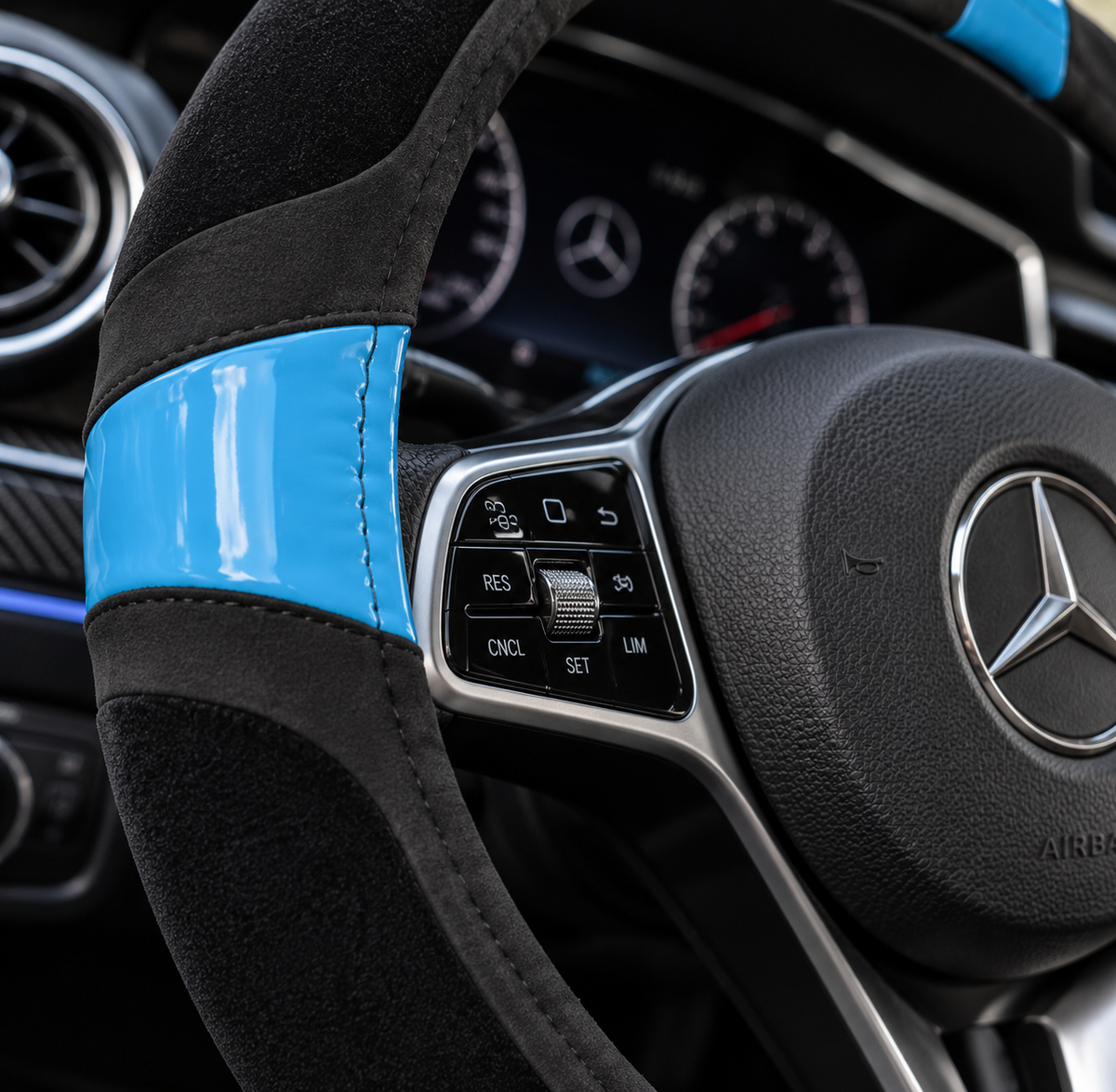 Cubrevolante Suede con Charol